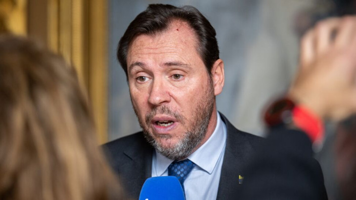 Ministro espanhol dos Transportes e da Mobilidade: Óscar Puente. “Se houvesse assim tanta procura, os comboios noturnos seriam viáveis”